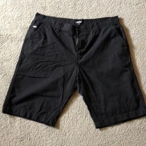 Staple shorts, knee length